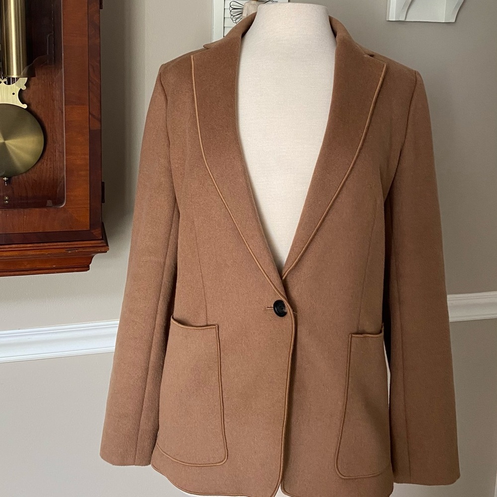 Ann Taylor NWOT Size 12 Wool Blend Blazer